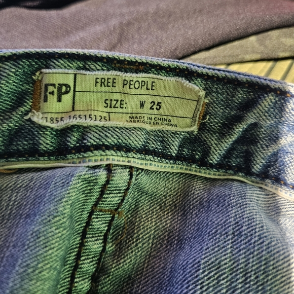 Free People Jean Shorts Size 25 Waist Excellent Condition - Picture 3 of 4